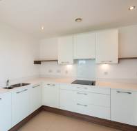 48-Heron-Place-Watford-Village-kitchen-2