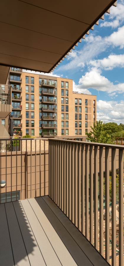18-Heron-Place-Watford-balcony