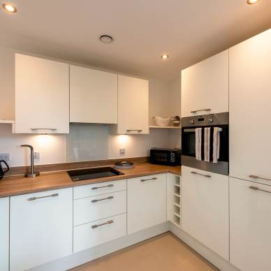 18-Heron-Place-Watford-kitchen